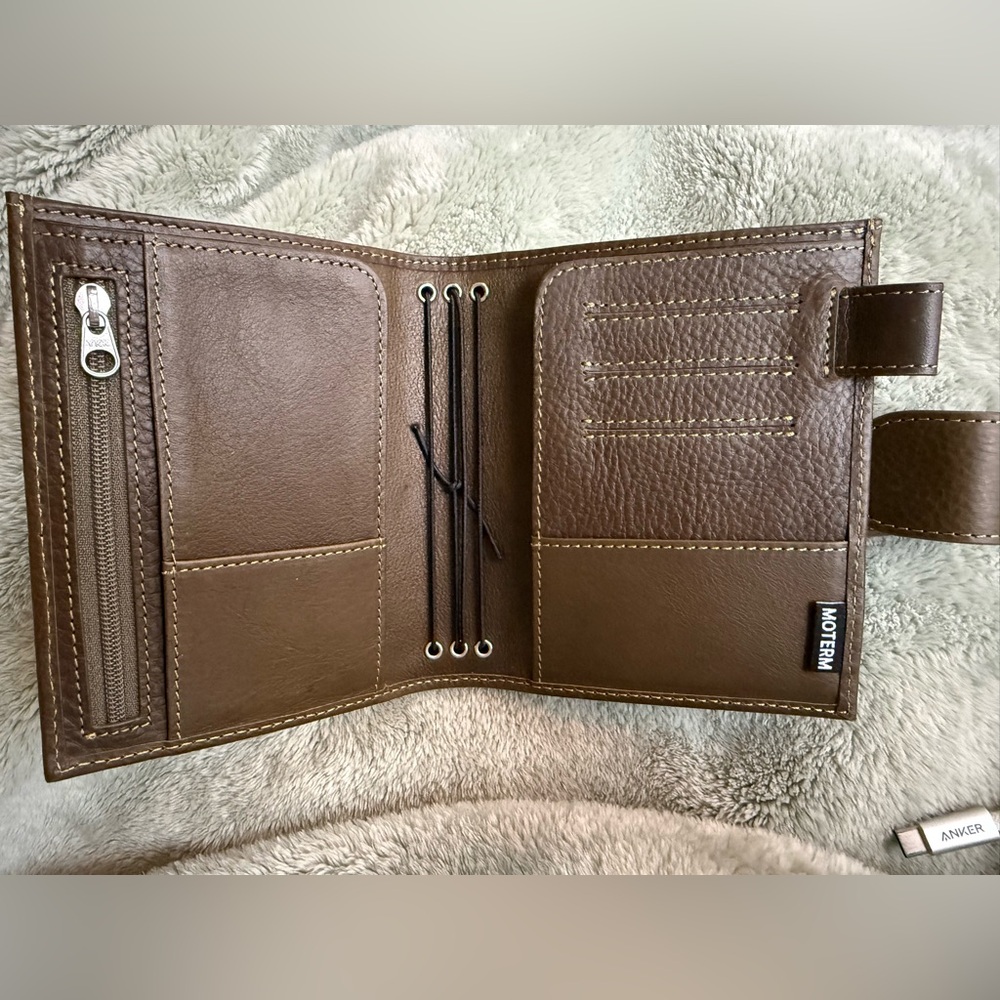 Moterm Companion Travelers Passport Khaki Green - Picture 3 of 4